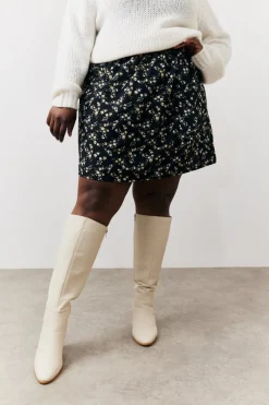 Black Floral Flippy Mini Skirt – Soft & Lightweight Fit