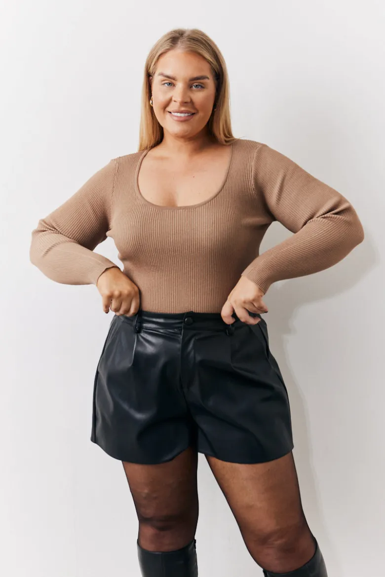 Camel Rib Knitted Scoop Neck Long Sleeve Top