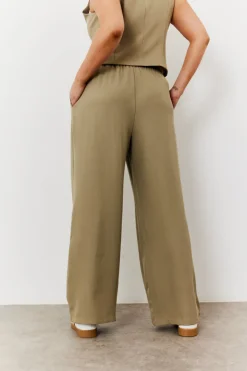 Elasticated Mid Rise Wide Leg Trouser