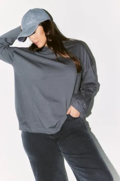Fits Embroidered Crew Neck Long Sleeve T-Shirt