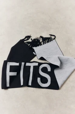 Fits Knitted Scarf