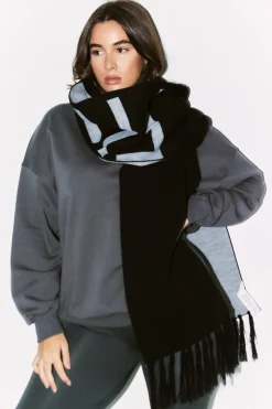 Fits Knitted Scarf