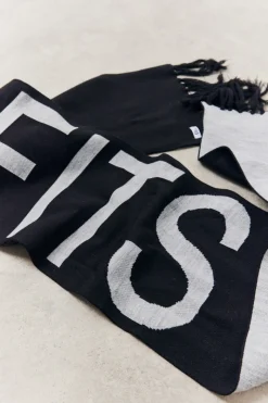 Fits Knitted Scarf