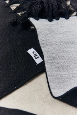 Fits Knitted Scarf