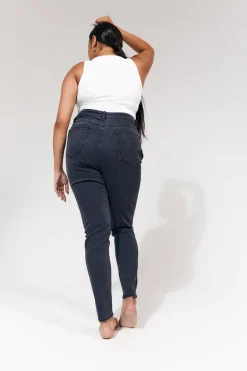 Isobelle Skinny Jean in Black