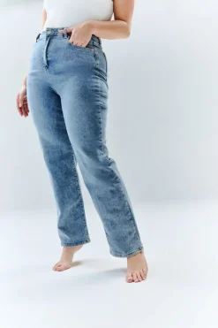Sienna Straight Leg Jean