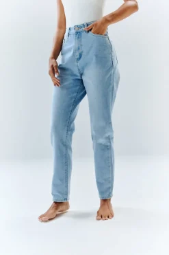 Sofia Straight Mom Jeans