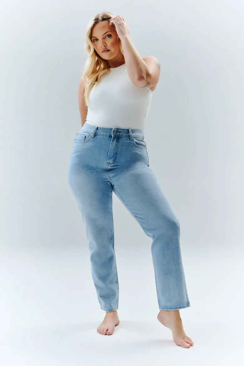 Sofia Straight Mom Jeans