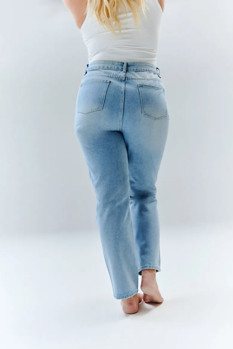 Sofia Straight Mom Jeans