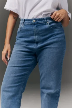 Straight Leg Jean