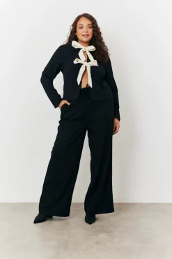 Tie Front Contrast Bow Top