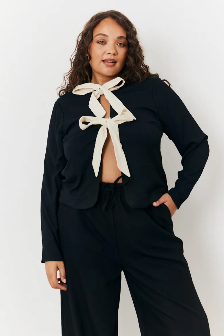 Tie Front Contrast Bow Top