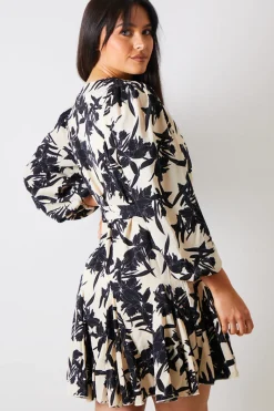 V Neck Balloon Sleeve Godet Mini Dress